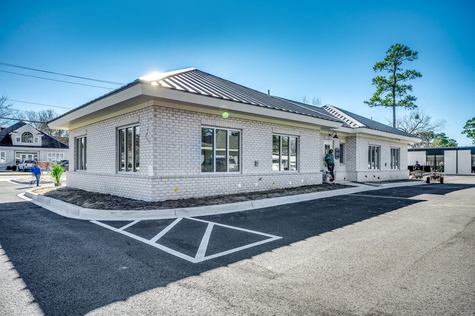 Commercial office building at 4707 Oleander